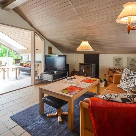 Nice In Spottrup W/ Wifi And 3 Bedrooms